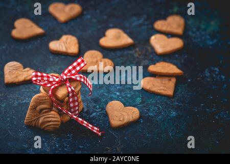 Ginger cookies en forme de coeur pour la Saint-Valentin Banque D'Images