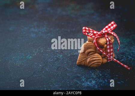 Ginger cookies en forme de coeur pour la Saint-Valentin Banque D'Images