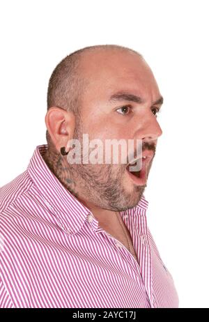Gros plan sur l'image d'un homme hispanique criant Banque D'Images