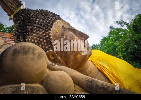 Bouddha inclinable, temple Wat Phutthaisawan, Ayutthaya, Thaïlande Banque D'Images