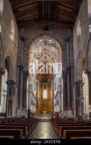 Intérieur de la cathédrale de Cefalù, Sicile, Italie Banque D'Images