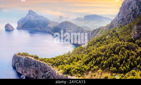 Point de vue au Mirador es Colomer supervisant la péninsule de Formentor, beau coucher de soleil, Majorque Banque D'Images