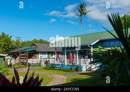 Petits magasins et boutiques à Hanalei, à l'extrémité nord de l'île hawaïenne de Kauai, Hawaï, États-Unis. Banque D'Images