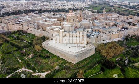Vue aérienne de la ville fortifiée de Mdina à Malte Banque D'Images