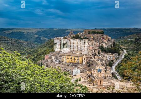 Vue sur la vieille ville de Ragusa Ibla, en Sicile, Italie Banque D'Images