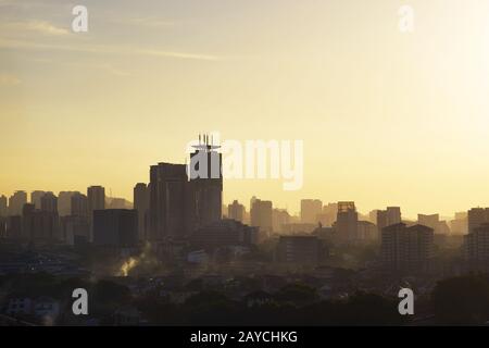 Paysage spectaculaire de la ville de Kuala Lumpur au coucher du soleil Banque D'Images