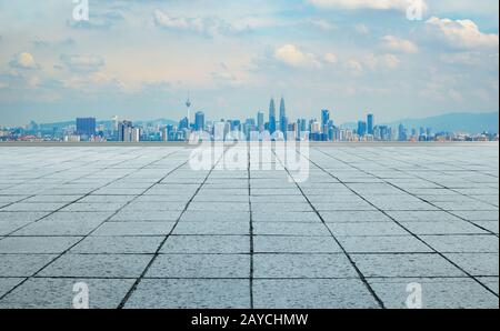 Paysage urbain et horizon avec étage vide. Heure du jour . Banque D'Images