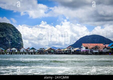 Village de pêcheurs de Koh Panyi, baie de Phang Nga, Thaïlande Banque D'Images