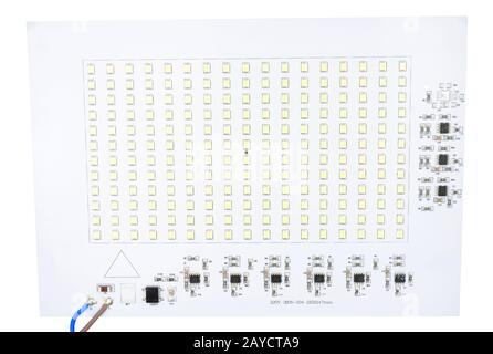 Carte de circuit d'éclairage d'inondation LED haute intensité de tension secteur isolée sur fond blanc Banque D'Images