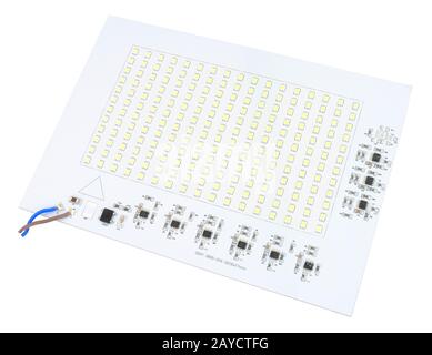 Carte de circuit d'éclairage d'inondation LED haute intensité de tension secteur isolée sur fond blanc Banque D'Images