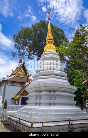 Wat Chedi Luang bâtiments du temple, Chiang Mai, Thaïlande Banque D'Images