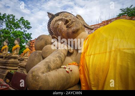 Bouddha inclinable, temple Wat Phutthaisawan, Ayutthaya, Thaïlande Banque D'Images