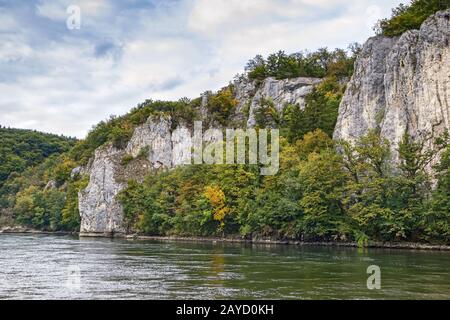 Les rives rocheuses du Danube, Allemagne Banque D'Images