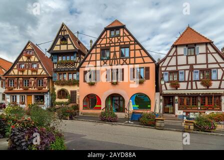 Place du marché à Dambach-la-Ville, Alsace, France Banque D'Images