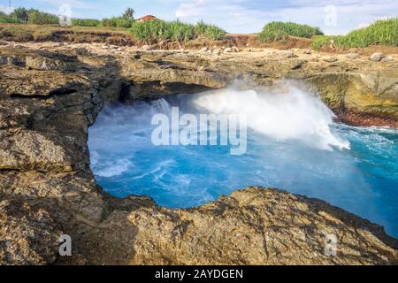 Le monument des larmes du diable, Nusa Lembongan Island, Bali, Indonésie Banque D'Images