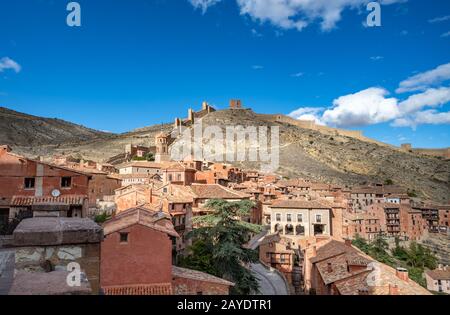 Vue panoramique de Albarracin, un pittoresque village médiéval, dans l'Aragon, Espagne Banque D'Images