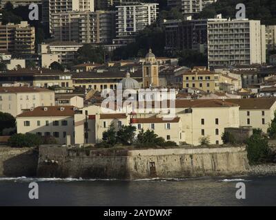 La ville d'Ajaccio sur l'île méditerranéenne de Corse Banque D'Images