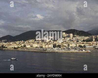 La ville d'Ajaccio sur l'île méditerranéenne de Corse Banque D'Images