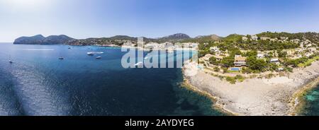 Vue aérienne, vue sur le Camp de Mar avec hôtels et plages, Costa de la Calma, Majorque, Iles Baléares Banque D'Images