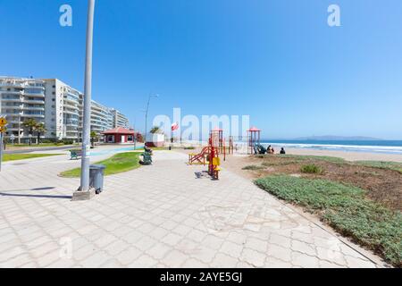 Chili la Serena phare plage aire de jeux Banque D'Images