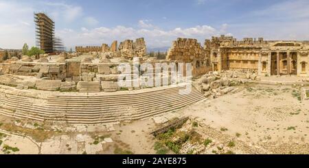 Lieu de deux des plus grandes ruines du temple romain, le site de Baalbek, classé au patrimoine mondial De L'Unesco, est l'une des principales attractions du Liban Banque D'Images