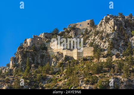 Château historique de Buffavento dans la région de Kyrenia - Nord de Chypre Banque D'Images