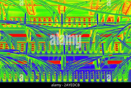 Pas d'illustration image thermique avec une caméra thermique à partir d'un commutateur réseau et d'un câble réseau Banque D'Images