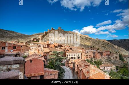 Vue panoramique de Albarracin, un pittoresque village médiéval, dans l'Aragon, Espagne Banque D'Images