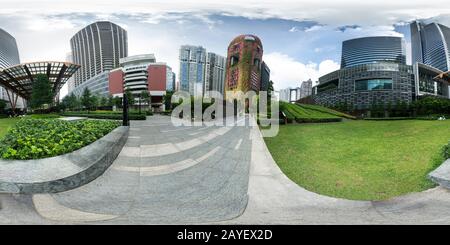 Vue panoramique à 360° de Singapour. Janvier 2020. Vue panoramique sur la méfiance financière et le bâtiment de l'hôtel Oasia. C'est une tour verdoyante au coeur de