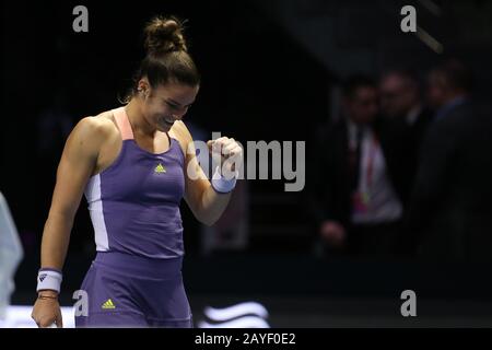 Maria Sakkari, de Grèce, en action contre Belinda Bencic, de Suisse, lors du tournoi de tennis du Trophée pour les dames de Saint-Pétersbourg 2020 à Sibur Arena.score final (Maria Sakkari 2-1 Belinda Bencic) Banque D'Images