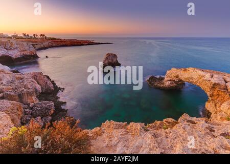 Pont amoureux au lever du soleil à Ayia Napa Chypre Banque D'Images