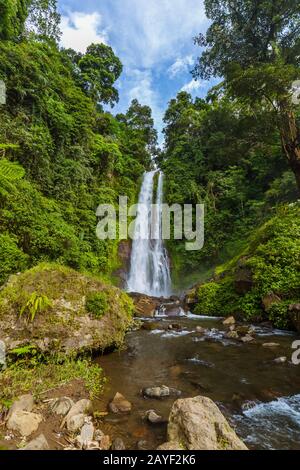 Cascade de Gitgit - île de Bali en Indonésie Banque D'Images