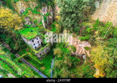 Ancien moulin à eau de Valle dei Mulini, Sorrente, Italie Banque D'Images