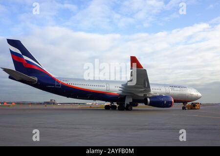 Le 29 octobre 2019, Moscou, Russie. Avion Airbus A330-200 Aeroflot - Russian Airlines à l'Aéroport de Sheremetyevo à Moscou. Banque D'Images