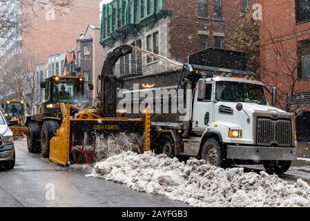 Montréal Québec Canada Le 4 Janvier 2020 : Déneigement Banque D'Images