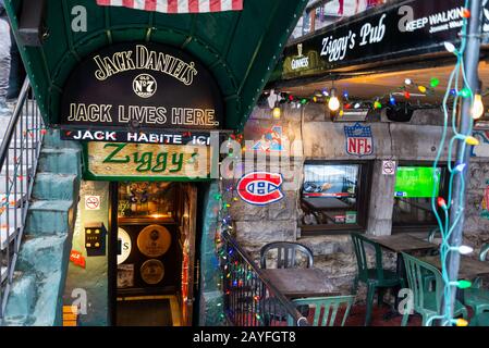 Montréal Québec Canada 29 Décembre 2019 : Rue Ziggys Pub Crescent Banque D'Images