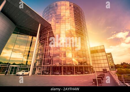 Dresde, ALLEMAGNE - 22 SEPTEMBRE 2014 : usine automobile Volkswagen à Dresde, Allemagne, Europe Banque D'Images