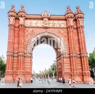 12 JUILLET 2018, BARCELONE, ESPAGNE: Architecture étonnante de la porte Arc de Triomf à Barcelone, Banque D'Images