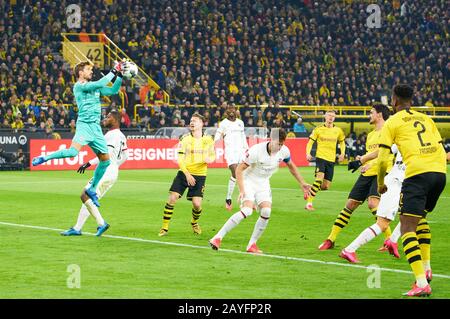 Football Dortmund - Francfort, Dortmund 14 Février 2020. Kevin TRAPP, FRA 1, Lukasz PISZCZEK, BVB 26 David ABRAHAM, FRA 19 BORUSSIA DORTMUND - EINTRACHT FRANKFURT 4-0 - LA RÉGLEMENTATION DFL INTERDIT L'UTILISATION DE PHOTOGRAPHIES comme SÉQUENCES D'IMAGES et/ou QUASI-VIDÉO - 1.German Soccer League , Dortmund, 14 février 2020. Saison 2019/2020, jour du match 22, BVB, © Peter Schatz / Alay Live News Banque D'Images