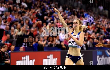 Jemma Reekie, de Grande-Bretagne, célèbre après avoir remporté le 1 500 m lors du Grand Prix intérieur Muller à Emirates Arena, à Glasgow. Banque D'Images