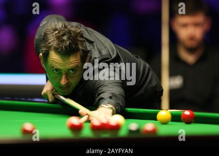 Cardiff, Royaume-Uni. 15 février 2020. Ronnie O'Sullivan, d'Angleterre, lors de son match semi-final contre Kyren Wilson, d'Angleterre. ManBet X Welsh Open snooker 2020, jour 6 à la Motorpoint Arena de Cardiff, Pays de Galles du Sud le samedi 15 février 2020 photo d'Andrew Orchard/Andrew Orchard sports photographie/Alay Live news crédit: Andrew Orchard sports photographie/Alay Live News Banque D'Images