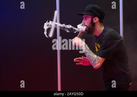 Londres, GB. 15 février 2020 Réunion des amateurs et des distributeurs de cigarettes électroniques lors de l'Expo Vaper. Banque D'Images