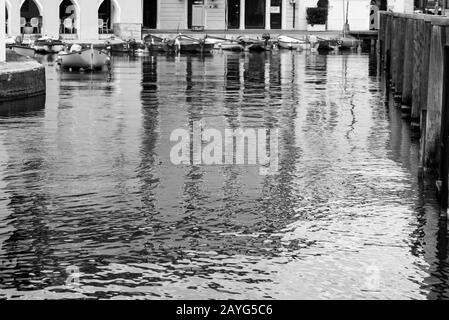 Vues de Torbole, sur le lac de Garde, dans le nord de l'Italie. Banque D'Images