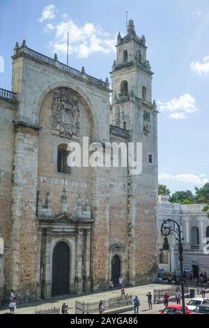 Merida, Yucatan, Mexique: La Cathédrale De San Ildefonso - La Cathédrale De Merida. Construite en 1598, elle fut la première cathédrale d'Amérique continentale. Banque D'Images