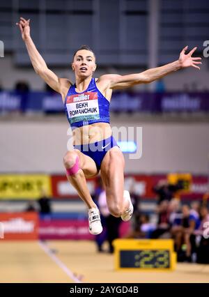 Maryna Bekh-Romanchuk, en Ukraine, est en action dans le long Jump pour