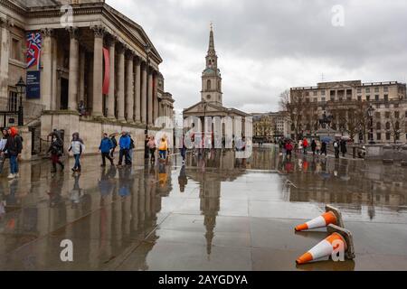 Londres, Royaume-Uni. 15 février 2020. Pluie et vent croissant dans le centre de Londres, avant l'arrivée de la tempête Denis. Penelope Barritt/Alay Live News Banque D'Images