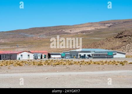 Frontière Argentine traversant le Chili au col de Jama dans les Andes, province de Jujuy, Argentine. Banque D'Images