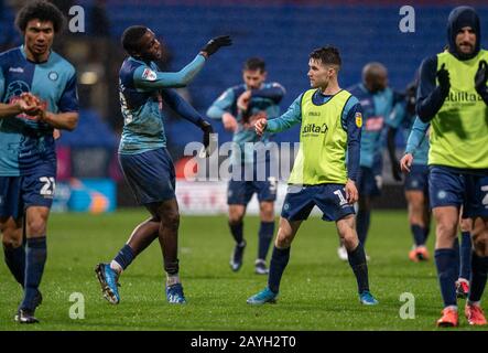 Bolton, Royaume-Uni. 15 février 2020. Nnamdi Ofoborh (sur prêt de AFC Bournemouth) de Wycombe Wanderers & Paul Smyth (sur prêt de QPR) de Wycombe Wanderers à temps plein pendant le match de la Sky Bet League 1 entre Bolton Wanderers et Wycombe Wanderers au Reebok Stadium, Bolton, Angleterre, le 15 février 2020. Photo D'Andy Rowland. Crédit: Images Prime Media / Alay Live News Banque D'Images