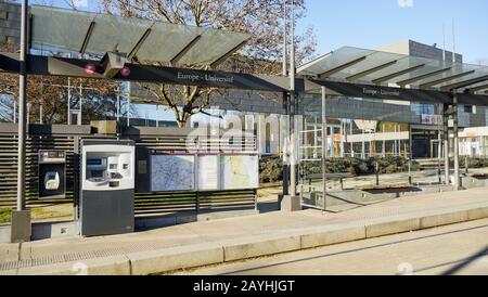 Gare Tramway, Campus de Lyon 2 Université Lumiere, Bron, France Banque D'Images