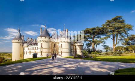 Vue panoramique sur le Château de Chaumont-sur-Loire, France. Ce célèbre château est situé dans la vallée de la Loire, a été fondé au Xe siècle et a été ré Banque D'Images